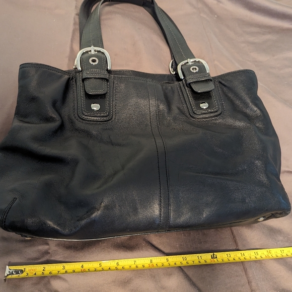 Coach Soho xl black leather carryall tote shoulder purse. - Picture 4 of 10
